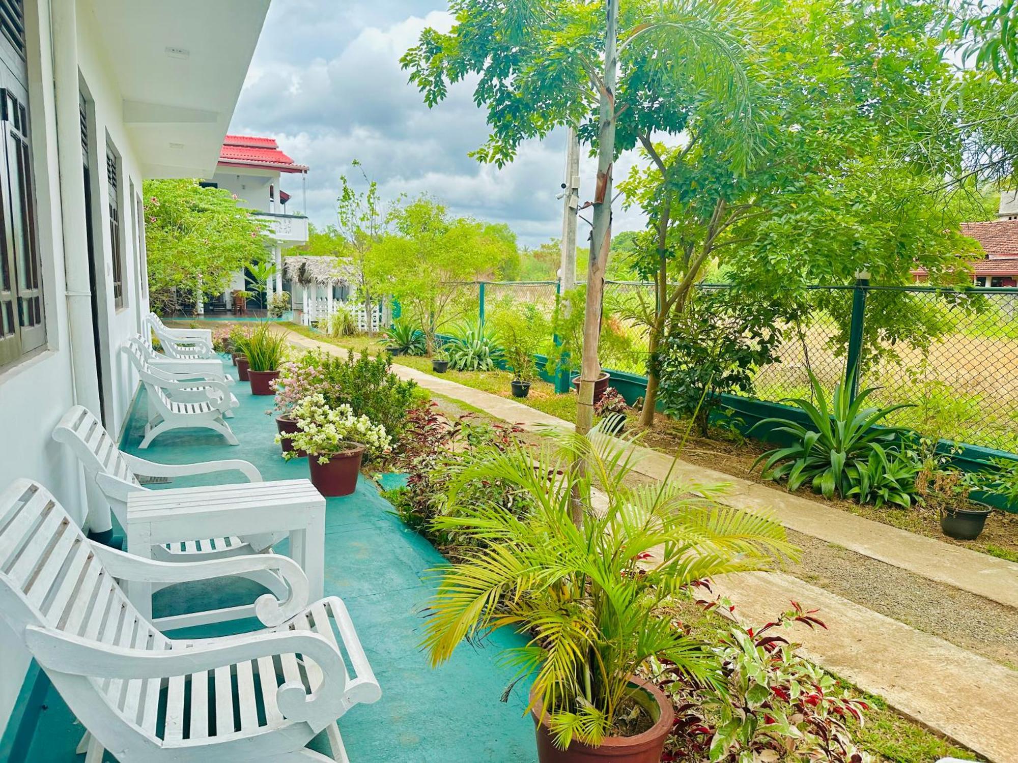 New Peacock Resort Dambulla Eksteriør bilde